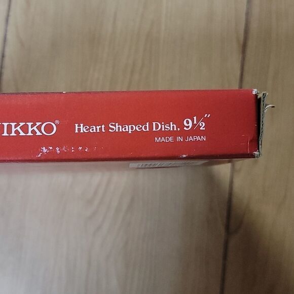 NIKKO HAPPY HOLIDAYS HEART-SHAPED DISH - Picture 3 of 7
